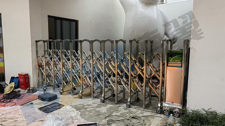 深圳龍崗幼兒園電動(dòng)門案例